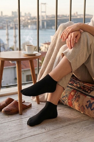 Socketta 6'lı Siyah Kadın Bambu Dikişsiz Esnek Patik Çorap - Premium Siyah