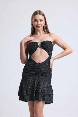 Siyah Önden Halkalı Bel Kısmı Açık Cift Kat Kloş Etekli Elbise Siyah