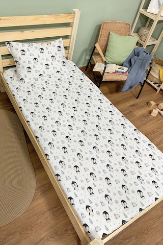 Organik Tek Kişilik Lastikli Çarşaf Seti - Kutup Dostları Penguenlerkuğu Dansı Renkli