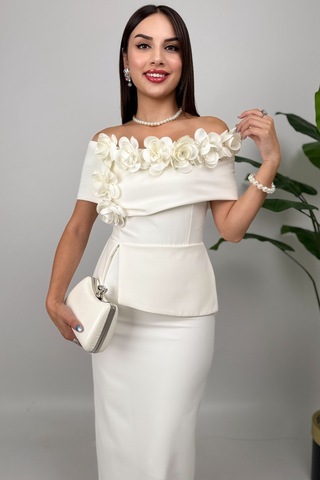 Vivenza Gül Detaylı Omuz Açık Kayık Yaka Uzun Beyaz Abiye Elbise, Nişan Ve Davet Zarafeti Beyaz