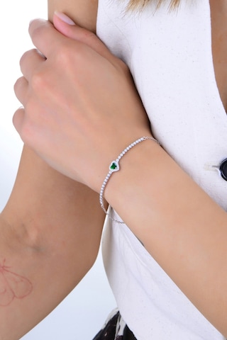Gümüş Rodyumlu Pırlanta Modeli Zümrüt Ve Zirkon Taşlı Kalp Detaylı Su Yolu Bileklik. Barcode Gümüş