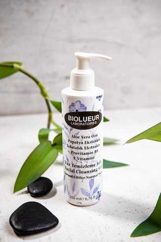 Biolueur Normal ve Karma Ciltler Yüz Temizleme Jeli 200 ML Biolueur Normal ve Karma Ciltler Yüz Temizleme Jeli 200 ML