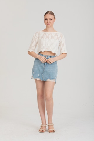 Maximodena Zarif Ajurlu Dokulu Beyaz Crop Triko Bluz Standart Beden - Beyaz