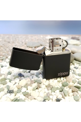 Zippo Çakmak Mat Siyah Zippo Logo 218-067277
