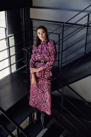 Serpil Exclusive Leopar Desenli Bel Kemerli İki Parça Takım Cesur Ve Modern Stil Fuşya