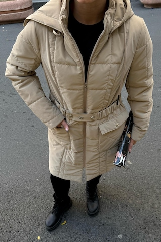 Olcay Çıkabilir Kapüşonlu Torba Cepli Kapitone Mont Bej 6659