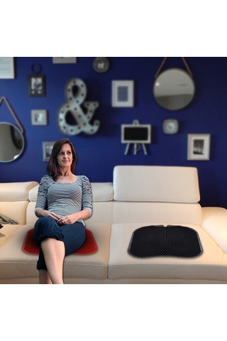 Havalandırmalı Silikon Araç Koltuğu Yastığı - Masajlı, Kaymaz, Rahat Oturma Desteği