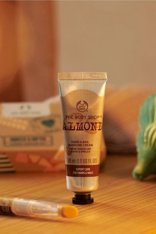 The Body Shop Almond Ikili El Bakım Hediye Seti