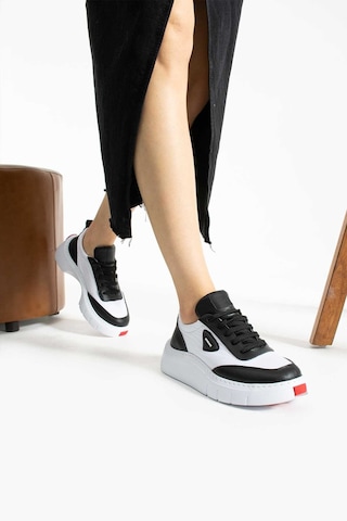 Bestello Bağcıklı Eva Taban Sneaker 331-klytıe-01 Kadın Ayakkabı Sıyah-beyaz