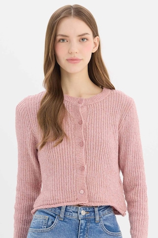 DeFacto Slim Fit Dar Kesim Bisiklet Yaka Düğmeli Triko Hırka E4613AX25SPPN81 Pembe