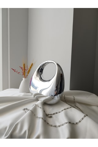 Vivazzaluxe Modern Tasarım Oval Tutmalı Küçük Boy Kadın Abiye El, Omuz Çanta Gümüş