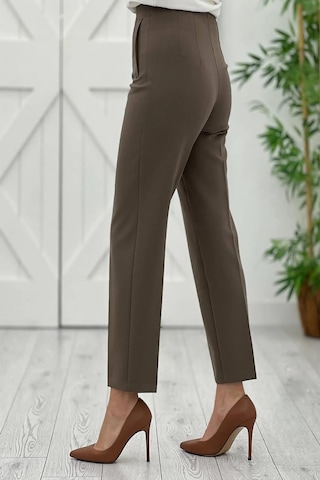Kadın Model Yüksek Bel Kumaş Vizon Pantolon