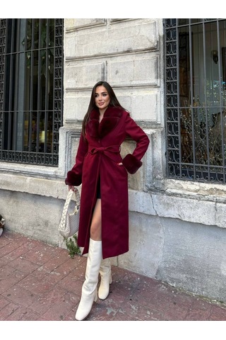 Duygudan Premium Kürk Yakalı Ve Kürk Manşetli Kuşaklı Uzun Kaşe Kaban - Bordo
