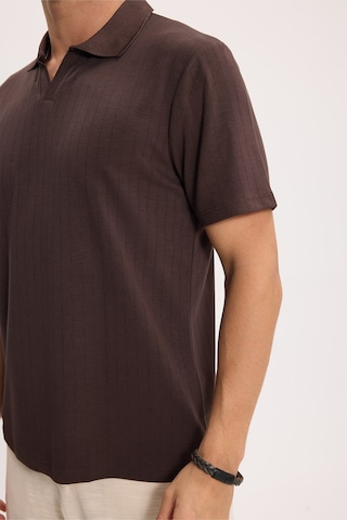 Tudors Erkek Slim Fit Dar Kesim Pamuklu Kısa Kollu Çizgili Kahverengi Polo V Yaka Tişört-51126