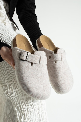 Moda Devrin Unisex Taş Rengi Kışlık Keçeli Önü Kapalı Mantar Taban Konfor Model Sabo Günlük Rahat Ev Terliği
