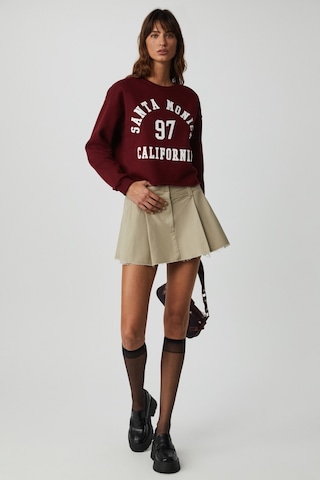 Grımelange Jaelyn Kadın Uzun Kollu Yuvarlak Yaka Önü Baskılı Düşük Omuz Kısa Bordo Sweatshirt Bordo