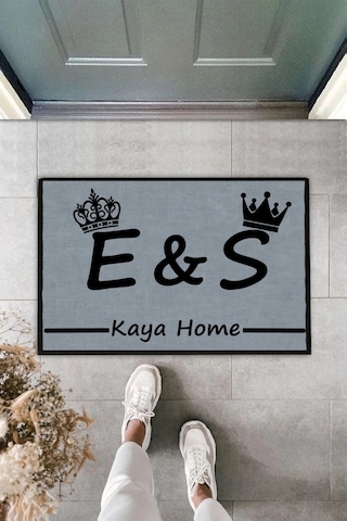 Harfler Ve Soyisim Taçlı Kişiye Özel Tasarım Kapi Paspas 60x40cm Kapi Onu Paspasi Çok Renkli