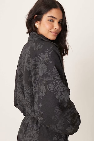 Nike Full Zip Jacquard Print Track Oversize Jacket Kadın Oversize Jakarlı Baskılı Kısa Spor Ceket Siyah