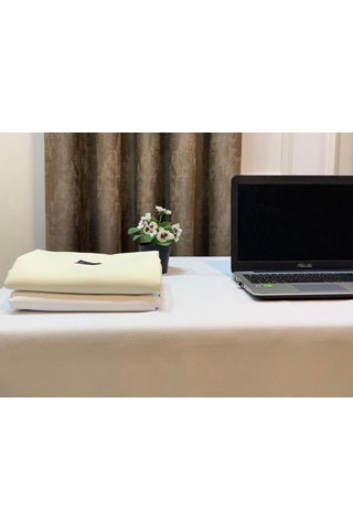 Nivemeshome Beyaz 140x220 Masa Örtüsü Beyaz