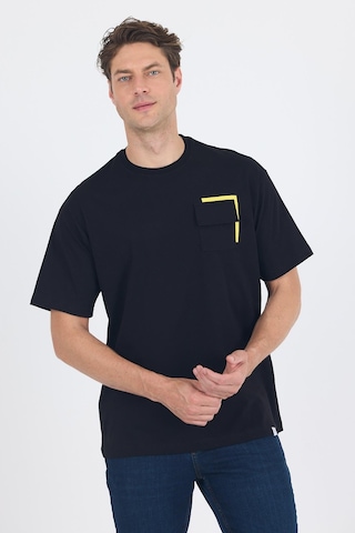 Siyah Kısa Kol Bisiklet Yaka Kapaklı Cep Pamuk Casual Oversize Tişört 1011250131 Siyah