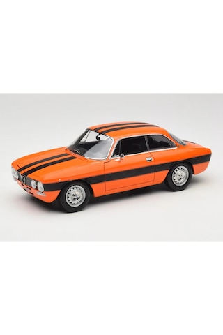 1:18 Norev 1973 Alfa Romeo 2000 Gtv