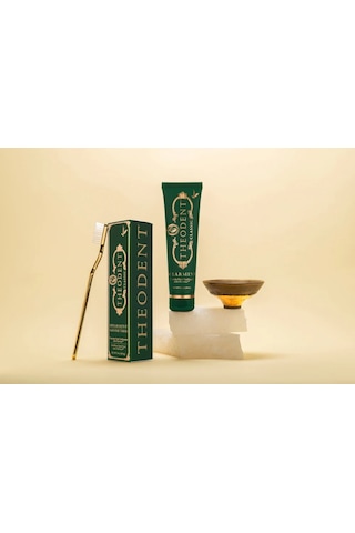 Theodent Classic Spearmint Florürsüz Nane Aromalı Diş Macunu 96.4 G
