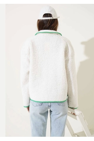 Yeşil Fermuar Cepli Kuzu Mont Beyaz T1085 Beyaz