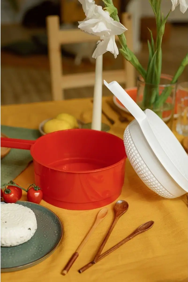Milih Peynir Kalıbı. Mutfak İçin Peynir Press'i 64776747 Kırmızı
