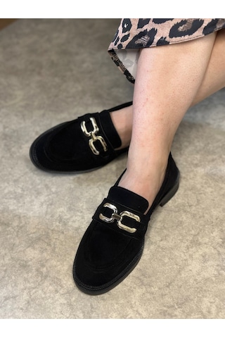 Günlük Kadın Loafer Klasik Alçak Topuklu Desenli Taban Zincirli Oval Burunlu Makosen Ayakkabı 100 Siyah Süet Altın