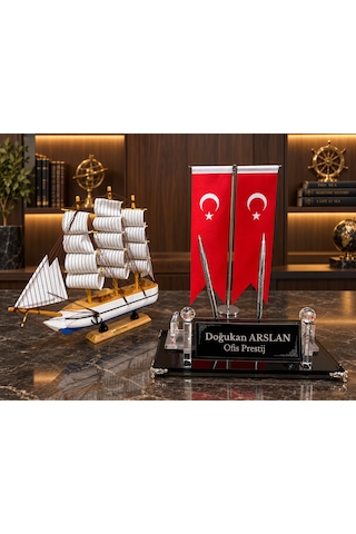 Kişiye Özel Çift Kalemli Kristal Masa İsimliği Türk Bayraklı Yelkenli Gemili 3 Parça Beyaz
