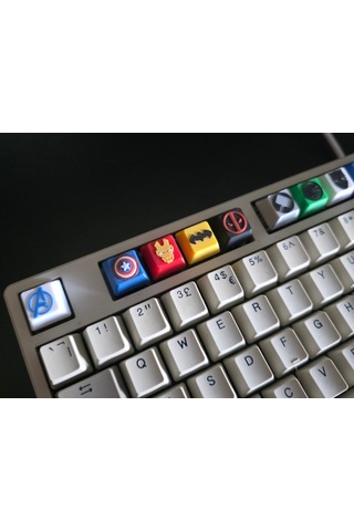 Avengers Süper Kahramanlar Logolu Renkli Mekanik Klavye Tuş Takımı