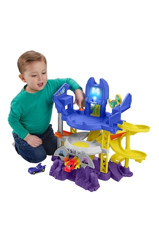 Fisher-Price® Batwheels(tm) Batcave Yarışı