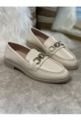 Günlük Kadın Loafer Makosen Klasik Alçak Topuklu Desenli Taban Zincirli Oval Burunlu Ayakkabı 150 Bej