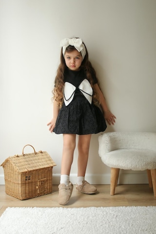 Kız Çocuk Detaylı Mini Balon Etek Fiyonk Aplike Tshirt Altüst Takım 2 Parça Siyah Beyaz Siyah - Beyaz