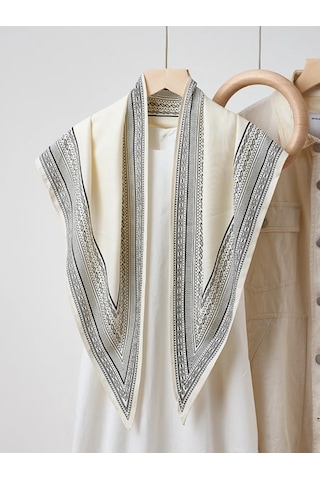 Buddha Bear Sonbahara Özel İpek Baş Ve Boyun Şalı 446074807 Beyaz