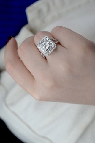 1.50 Ct Baget Pırlanta Modern Tasarım Yüzük