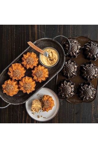 Nordicware 56448 6 Lı Mini Ayçiçek Kek Kalıbı Kahverengi
