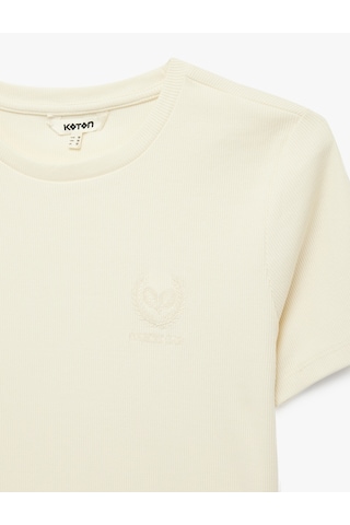 Koton Pamuklu Slim Fit Kısa Kollu Bisiklet Yaka Nakış Detaylı Fitilli Tişört Ekru 6sak50074ek Ekru