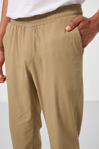 Tommylife Koyu Bej Standart Fit Dokuma Hafif Esnek Chino Erkek Pantolon - 82176 KOYU BEJ Koyu Bej
