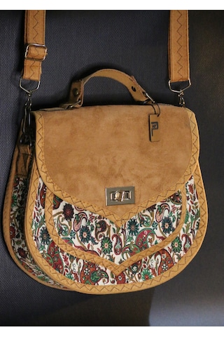 Pujiva, Büyük Boy, Etnik, Kilim Desenli, El Ve Omuz Askılı, Fermuarlı, Kilitli, Desenli Çanta En 27 Boy 23 D 6 Bej