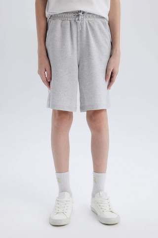 DeFacto Erkek Çocuk Esnek Belli Cepli Pike Şort B5866A825SMGR400