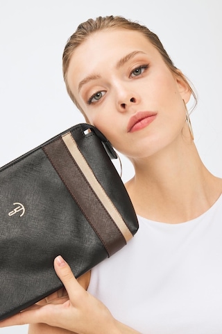 Deri Company Kadın Basic Clutch Çanta Düz Desenli Şeritli Logolu Siyah Kahverengi (4006S-KA) 214012 Siyah