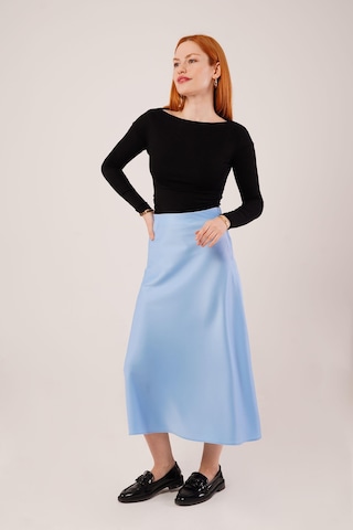 Çan Kesim Midi Mavi Saten Etek Mavi