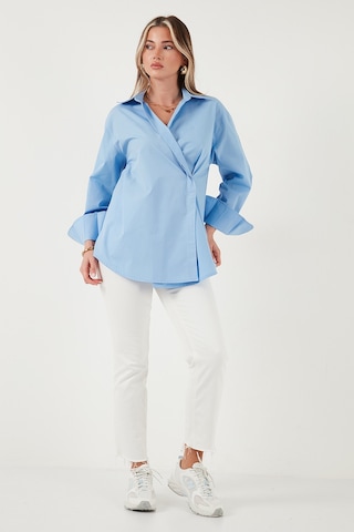 Lela Regular Fit Klasik Yaka Bağlamalı Uzun Kollu Bayan Gömlek 6834987 Mavi