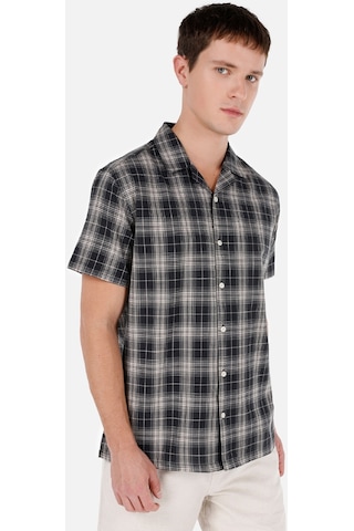 Colin's Colins Normal Kesim Shirt Yaka Siyah Erkek Kısa Kol Gömlek Cl1067592 Q1.v1 Blk Siyah
