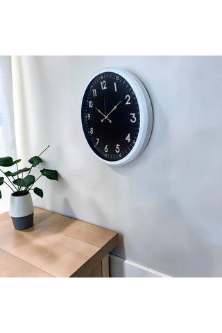 Beyaz Standart 52 X 52 Cm Duvar Saati Renkli