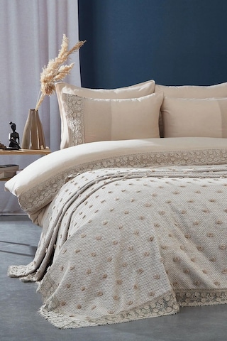 Nazik 7 Parça Pikeli Nevresim Takımı Gelin Seti Venüs Krem