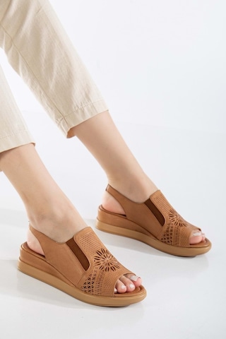 Analin Shoes Kadın Hakiki Deri Lastikli Sandalet Taba