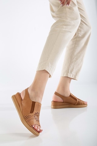 Analin Shoes Kadın Hakiki Deri Lastikli Sandalet Taba