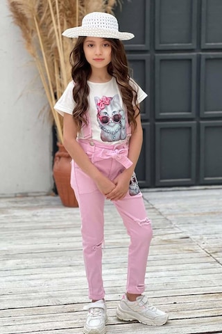 Riccotarz Kız Çocuk Üzeri Digital Baskılı T-shirt Yırtmaç Ve Kedi Detaylı Pembe Jean Salopet Takım Pembe